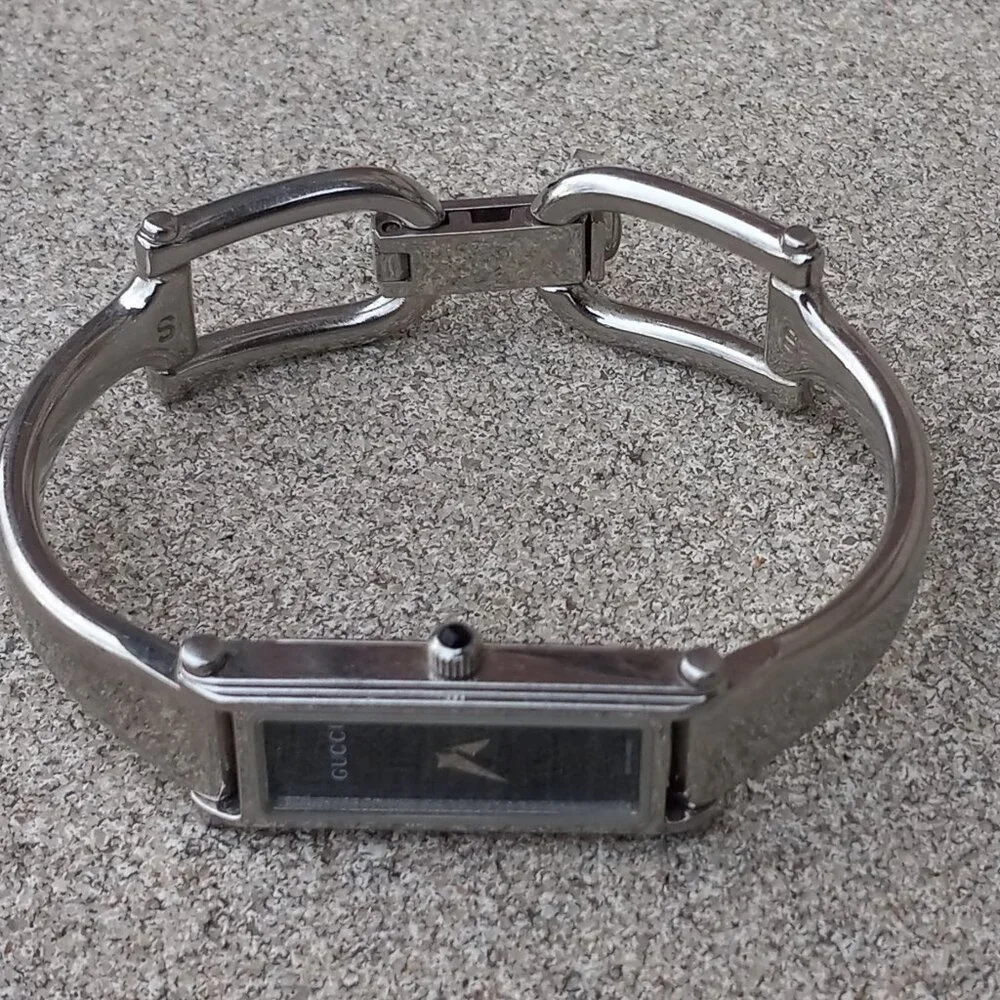 Gucci Silver & Black, Swiss Made, Quartz Ladies Watch